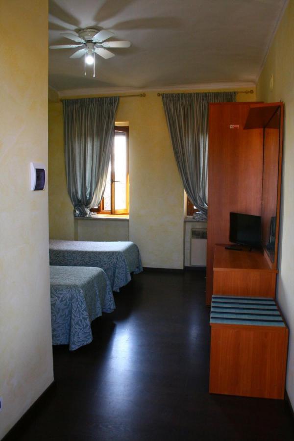 Albergo Vecchio Pavone Borgaro Torinese Exteriör bild