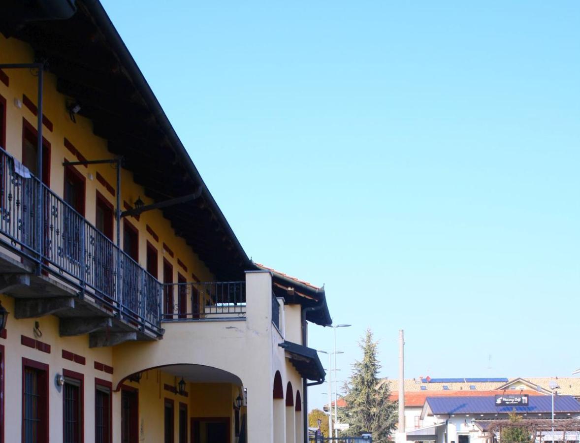 Albergo Vecchio Pavone Borgaro Torinese Exteriör bild